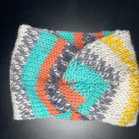 Messy bun ear warmer - Picture 6 of 11